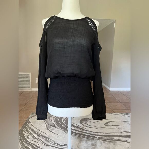 XOXO Open Shoulders Top - Picture 1 of 8